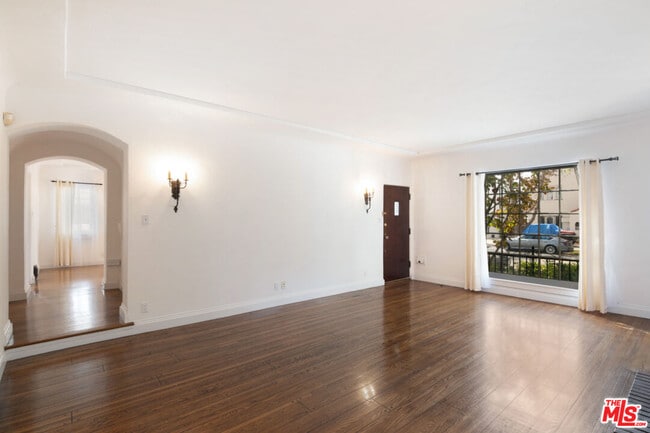 Photo - 6329 W 6th St