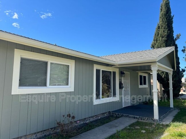 Photo - 1016 Sespe Ave