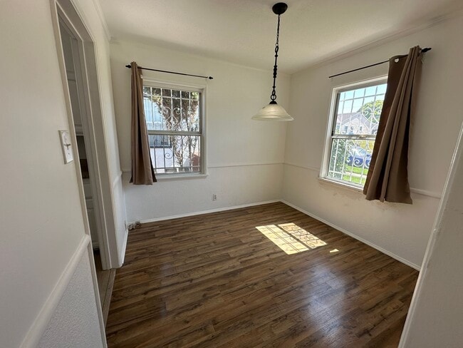 Photo - Single Family Home in Westmont For Rent!