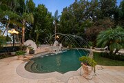 Photo - 1021 N Crescent Dr House