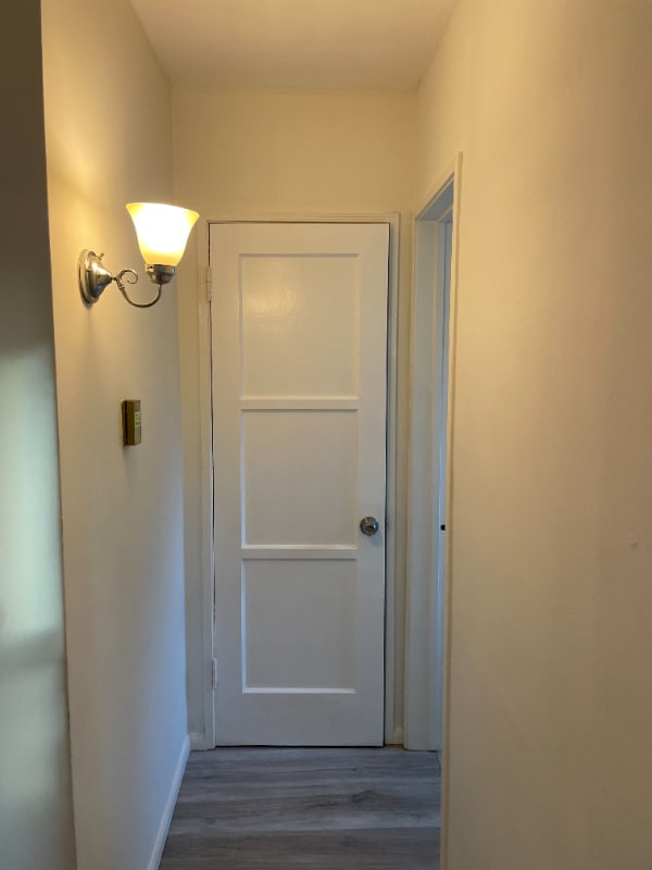 Building Photo - 1301 N Buena Vista St