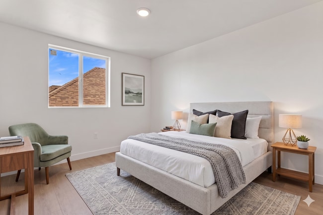 Photo - 835 E 33rd St Unit 837 1/2