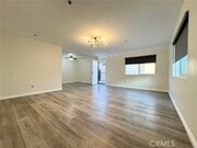 Photo - 17511 Newland St