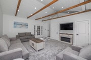 4BR, 2BA - 2,000SF - Bedroom - 9501 Clybourn Ave