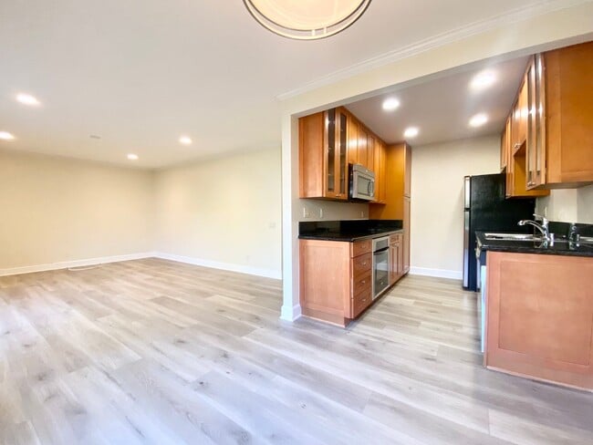 Photo - Spacious Condo in La Jolla Village! Unit B