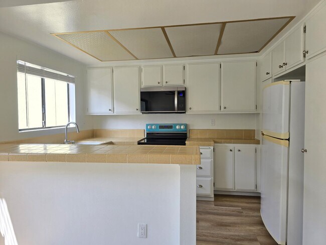 Photo - 714 N Irena Ave