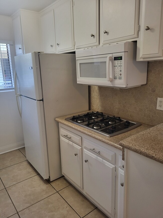 Photo - Vista Sunset Apartments