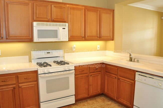 Photo - 9 Strawflower St