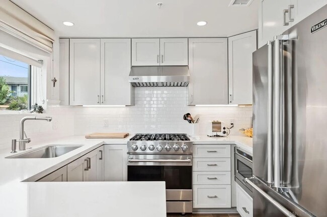 Building Photo - 6767 Neptune Pl