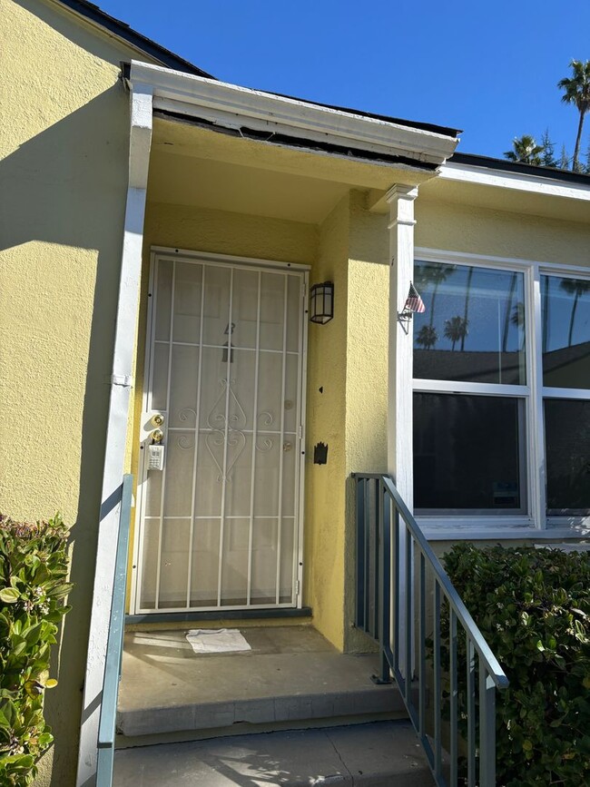 Photo - Western, 1151-1153 Unit 1153 #B