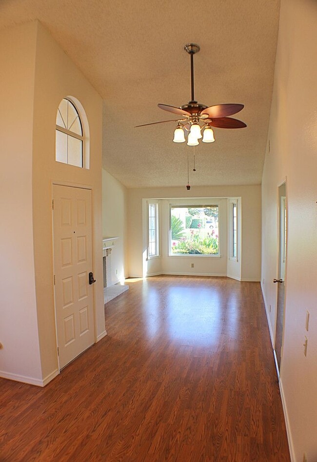 Photo - Beautiful Sun Lakes Country Club Home – 55...