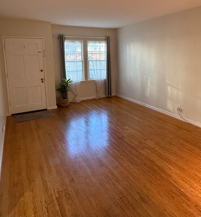 Living Room - 111 N 6th St Unit 111 N. 6th St.