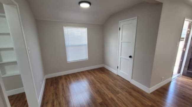 Photo - 1111 Flora St