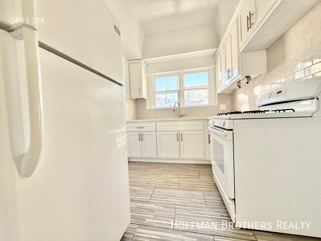 Photo - 5447 1/2 Harold Way Unit 8