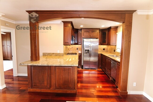 Photo - 1942 Fairway Cir Dr
