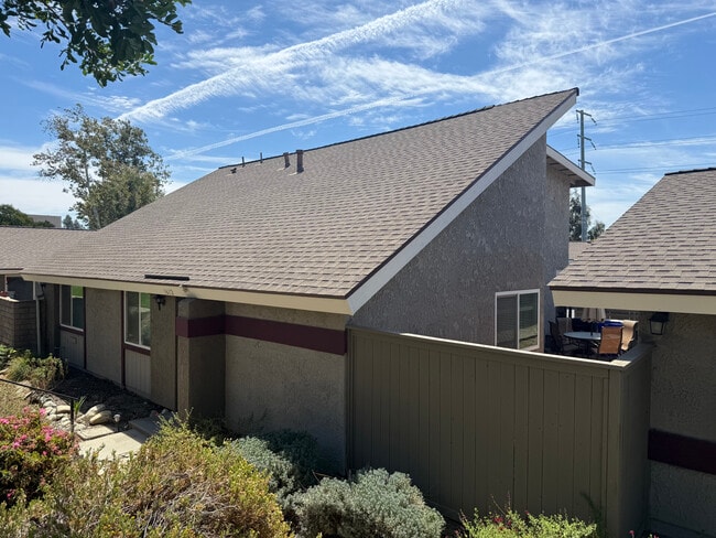 Building Photo - 1612 Carmel Cir E Unit 3 BR w Bonus BDRM n Loft