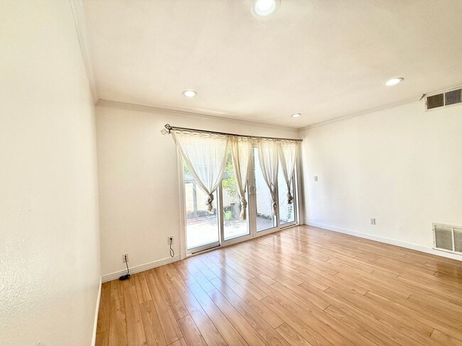 Photo - 2521 W Sunflower Ave