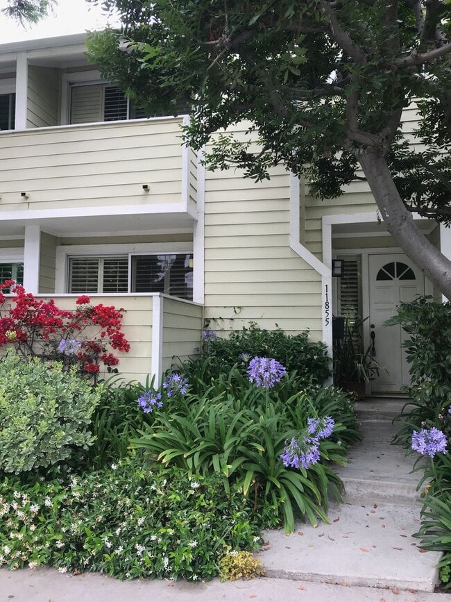 3 Bedroom 2.5 bath Townhome - 3 Bedroom 2.5 bath Townhome