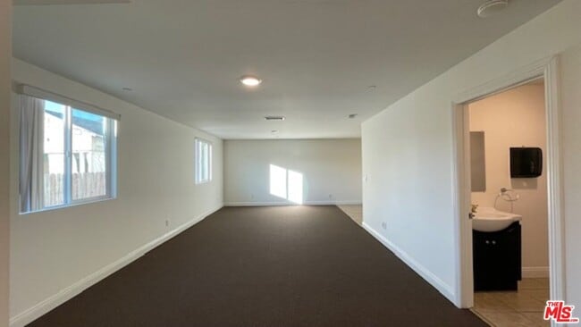 Photo - 1161 E 40th Pl