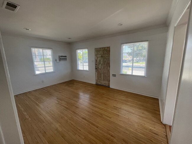 Photo - 5959 Troost Ave