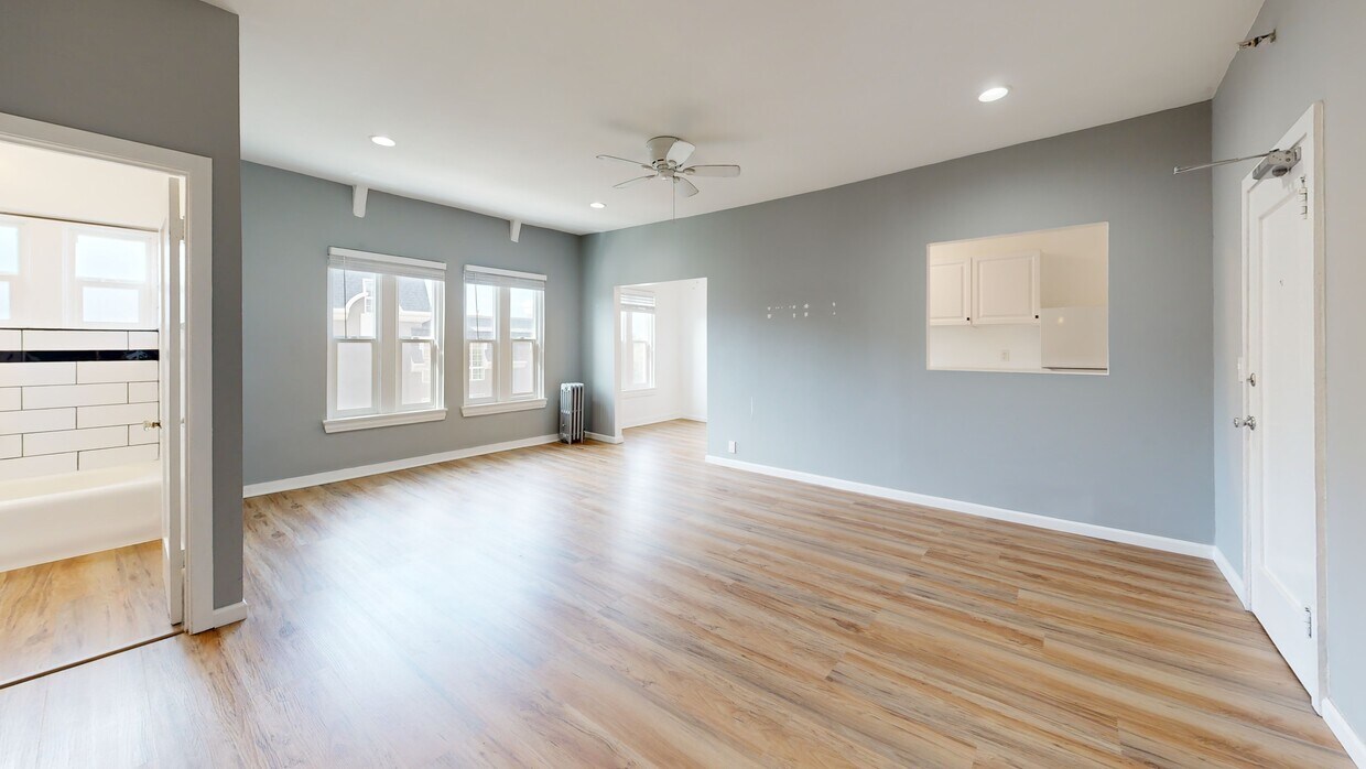 3D Tour - 601 N Rossmore Ave.