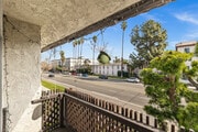 Studio - Balcony - 5045 Woodman Ave