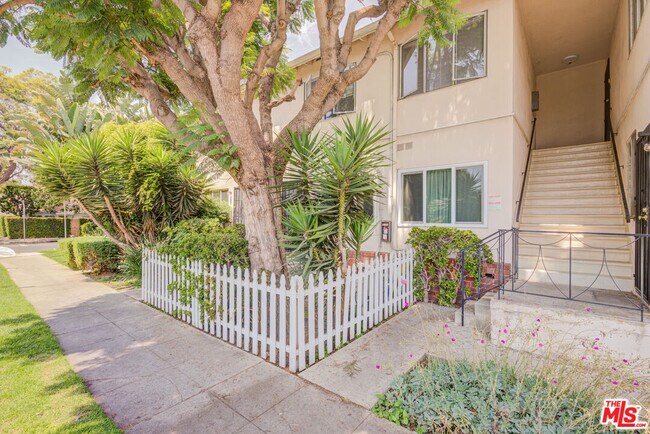 Photo - 11825 Iowa Ave Unit 3