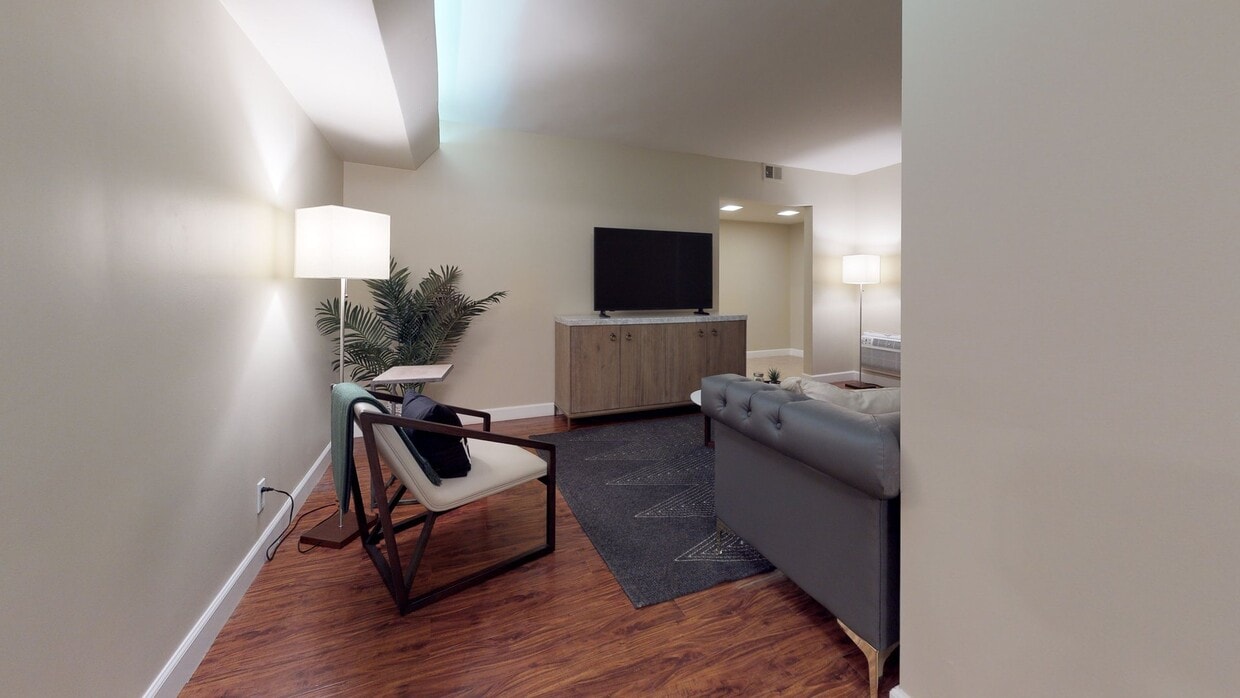 3D Tour - 6121 Saturn St Apartment