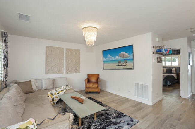 Photo - 763 Snapdragon St