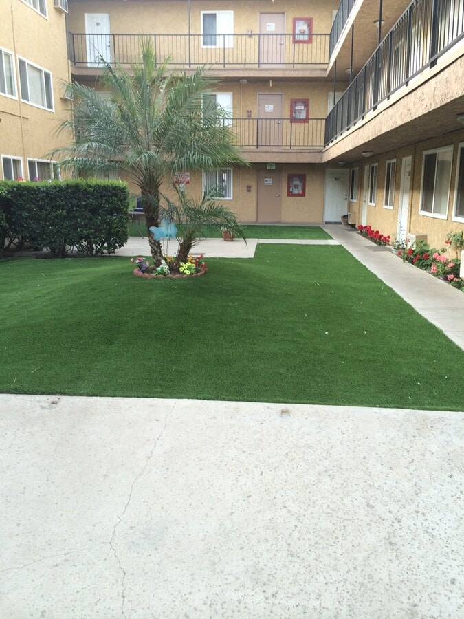 Photo - 7728 Lankershim Blvd