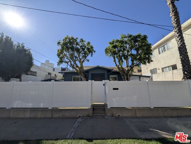 Photo - 1015 Granville Ave