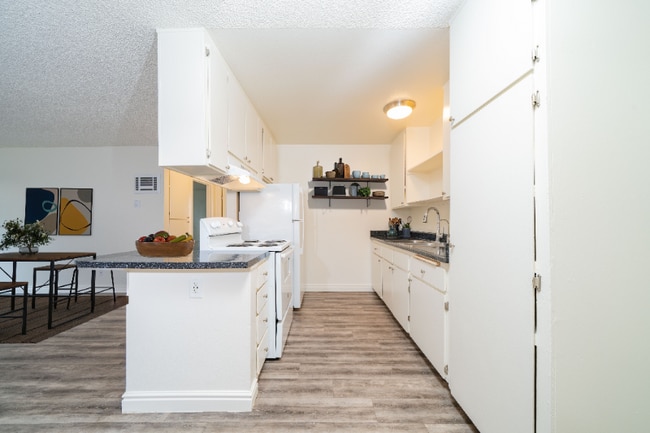 Photo - 570 S Lincoln Ave Unit 10