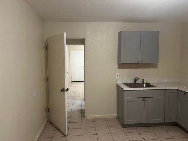 Photo - 5527 Bolivar St Apartments Unit A
