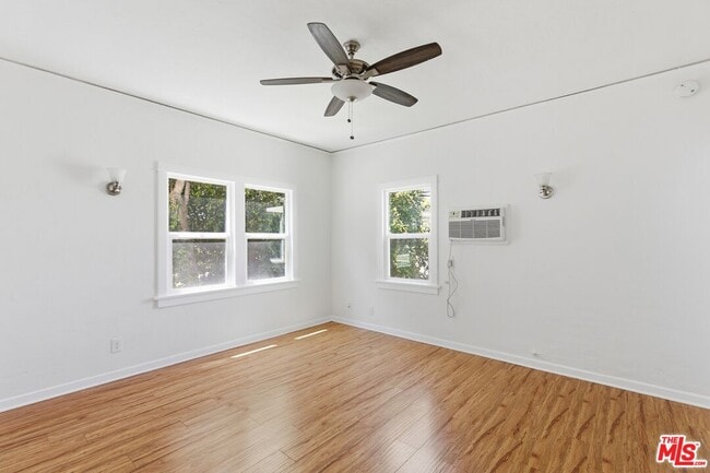 Photo - 1603 1/2 N Harvard Blvd