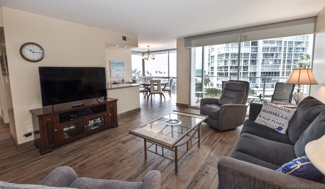 Photo - 1770 Avenida del Mundo Unit 410