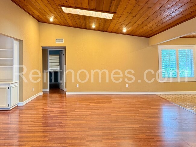 Photo - 11339 Red Cedar Ln