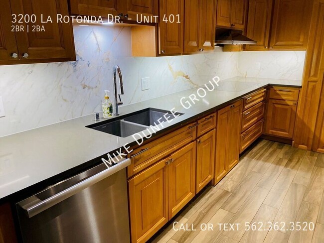 Photo - 3200 La Rotonda Dr Unit 401