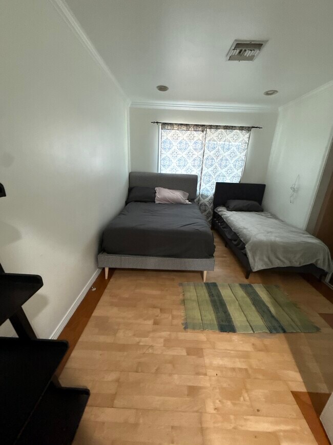 Photo - 8632 Tyrone Ave