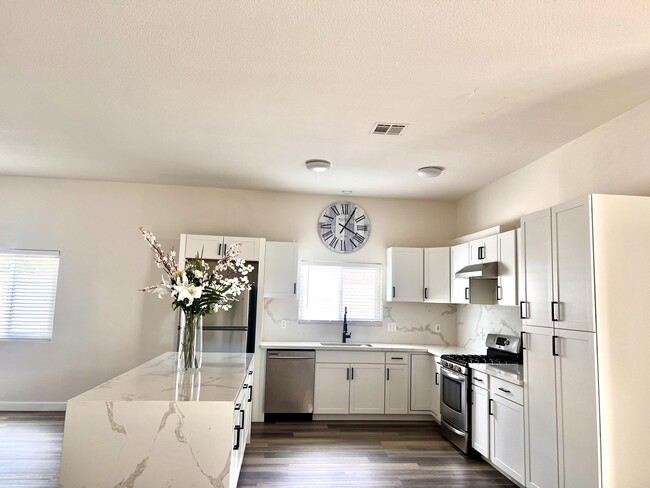 Photo - 9762 Palm Dr