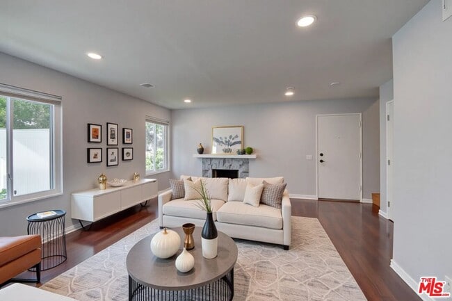 Photo - 1275 Seacliff Ct Unit 5