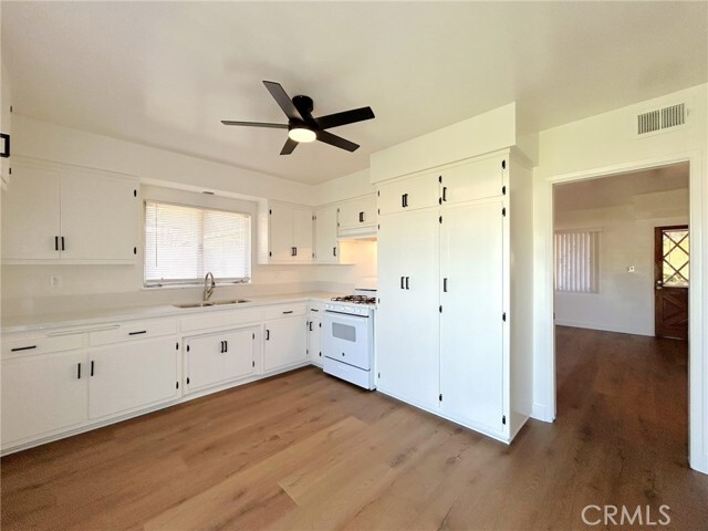 Photo - 534 Roosevelt Rd