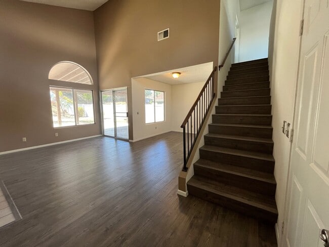 Entry way into living room - 27055 Rainbow Creek Dr