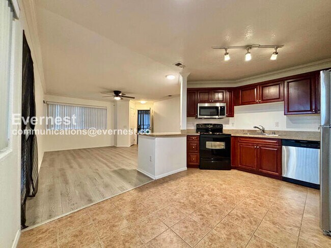 Photo - 3557 Paseo De Francisco Unit 202