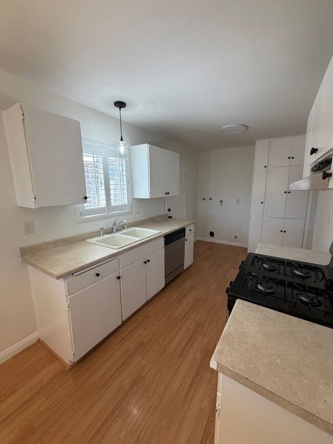 Photo - 1705 Sequoia Ave