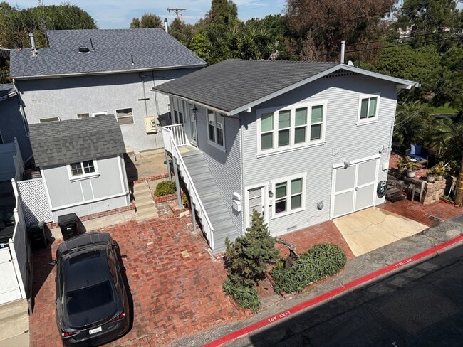 Building Photo - 315 4th St