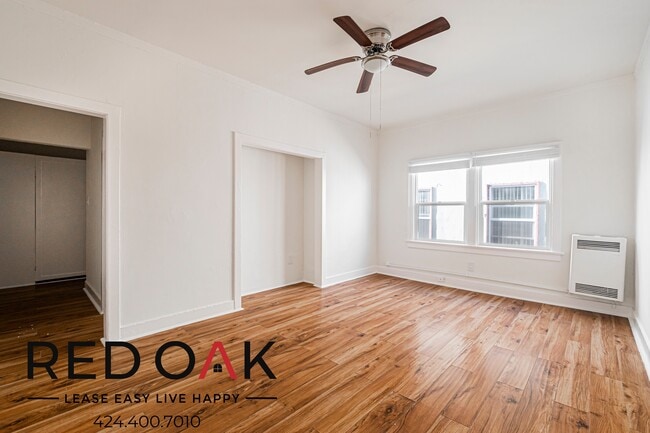 Building Photo - 404 N Coronado St Unit 203