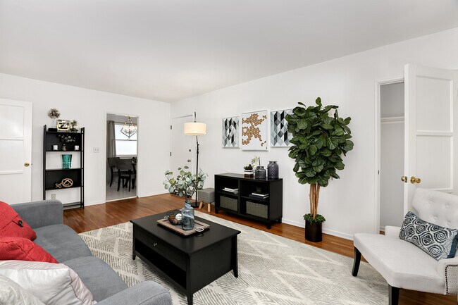 Photo - 2427 Centinela Ave Unit #G