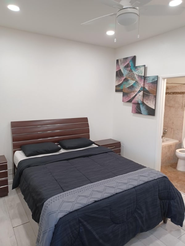 Building Photo - 10943 Laurel Canyon Blvd Rental