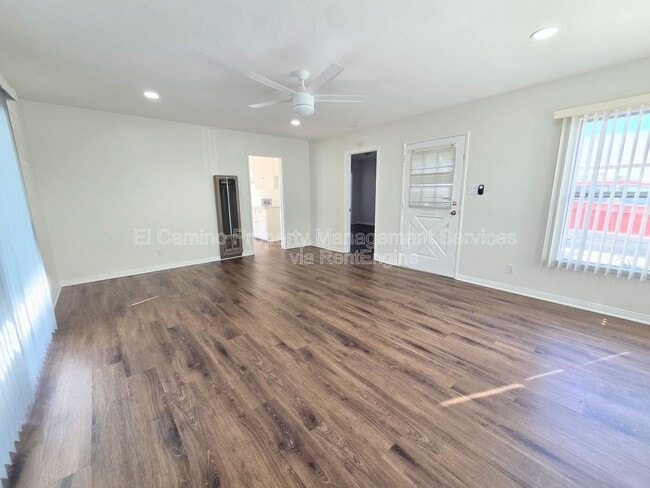 Photo - 9506 Park St