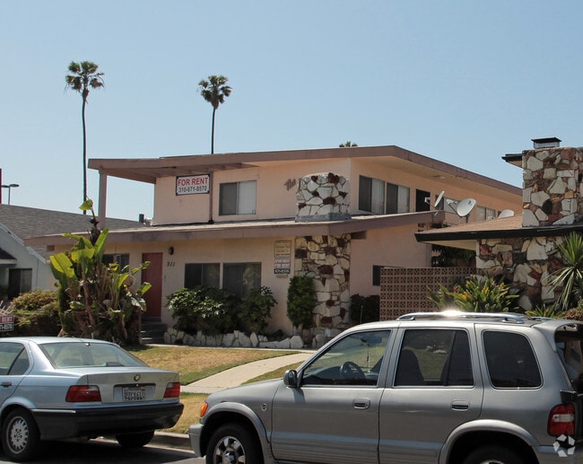 Photo - 211 E. Tamarack Ave.